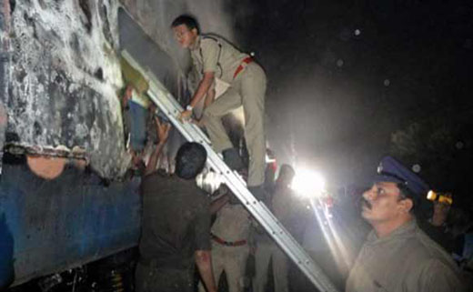 andhra_train_fire-Dec 28